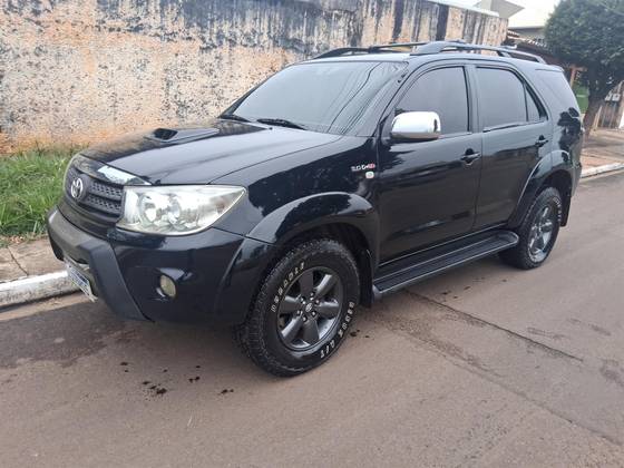 TOYOTA HILUX SW4 3.0 SRV 4X4 16V TURBO INTERCOOLER DIESEL 4P AUTOMÁTICO TOYOTA HILUX SW4 3.0 SRV 4X4 16V TURBO INTERCOOLER DIESEL 4P AUTOMÁTICO